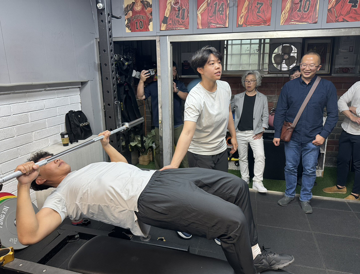 Cross-Domain Collaboration to Deepen Local Roots: National Chung Cheng University and Chiayi City Government Joined Hands to Promote the Elderly Health Promotion Project