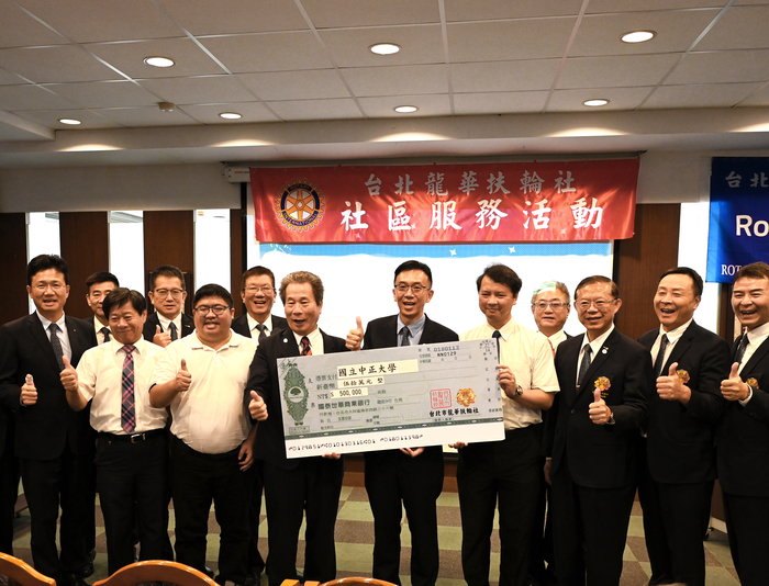 翻轉次代教育生命　台北龍華扶輪社助中正薪傳二手店輔導弱勢學生