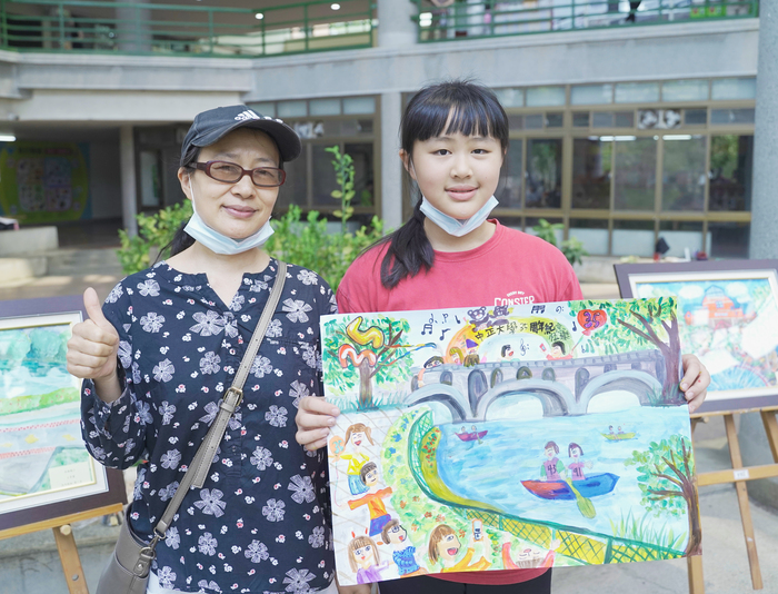校慶系列活動開跑　親子「藝」同彩繪中正