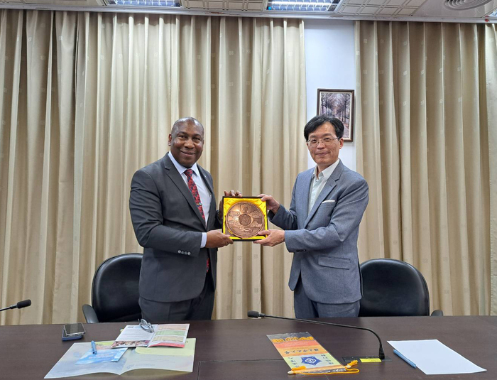 Ambassador Dr. Robert K. Lewis of Saint Lucia Visits National Chung Cheng University to Strengthen Bilateral Educational Cooperation