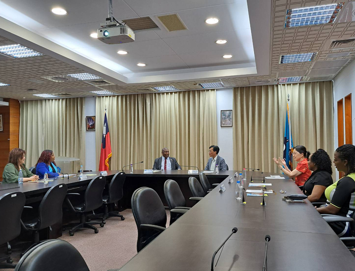 Ambassador Dr. Robert K. Lewis of Saint Lucia Visits National Chung Cheng University to Strengthen Bilateral Educational Cooperation