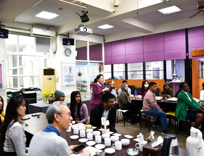 中正大學聖誕茶會：跨文化交流，品味台灣茶藝之美
