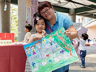 彩繪中正親子野餐寫生比賽登場　超過500名孩童寫生「趣」