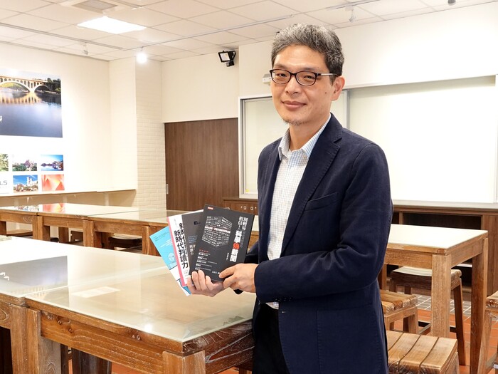 It Takes two to Tango: First Ever National Excellent Teacher Award Awardee From National Chung Cheng University Joins Students in the Dance of Education