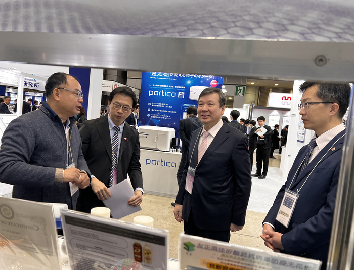 CCU Team Attended the International Nanotechnology Exhibition to Showcase Taiwan-Japan Building Sustainability Results