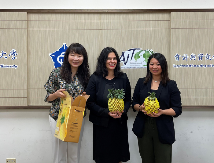 中正管理學院攜手美國福坦莫大學 提前布局國際雙聯碩士並啟動免托福申請機制