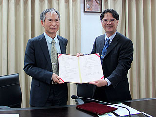 中正大學與雲林科技大學簽署合作協議書　開設美學與創意跨領域工作坊