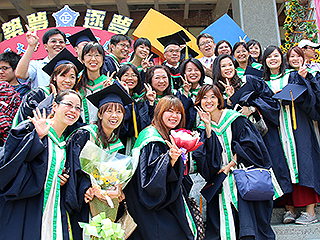 三千學子樂「畢」了！　中正大學畢業典禮登場