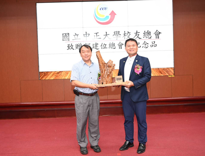 《校慶系列》迎接35周年校慶　中正大學校友總會陳奕蓁接任第12屆總會長　帶領校友共創未來