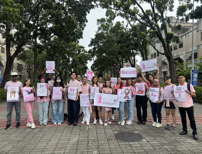 Pink Wave" Sweeps CCU Campus! International Students Lead Passionate Campaign for Breast Cancer Awareness Month