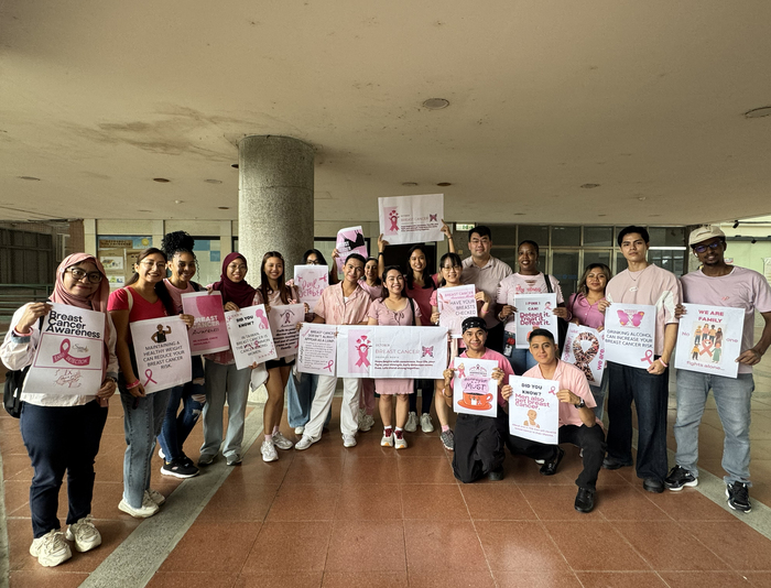 Pink Wave" Sweeps CCU Campus! International Students Lead Passionate Campaign for Breast Cancer Awareness Month