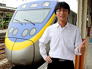 駕駛開往夢想的列車　中正大學趙祥宇畢業前拚台鐵司機圓夢