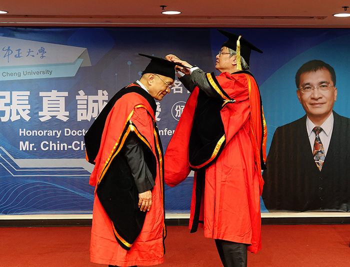 Professor Chin-Chen Chang, “Father of Taiwanese Cryptography”, receives honorary doctorate from National Chung Cheng University in recognition of his 16-year contribution since the founding of the university