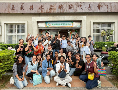 中正大學USR團隊推動跨文化永續農耕——國際學生齊聚嘉義水上，體驗紅骨仙草種植與樂齡共學