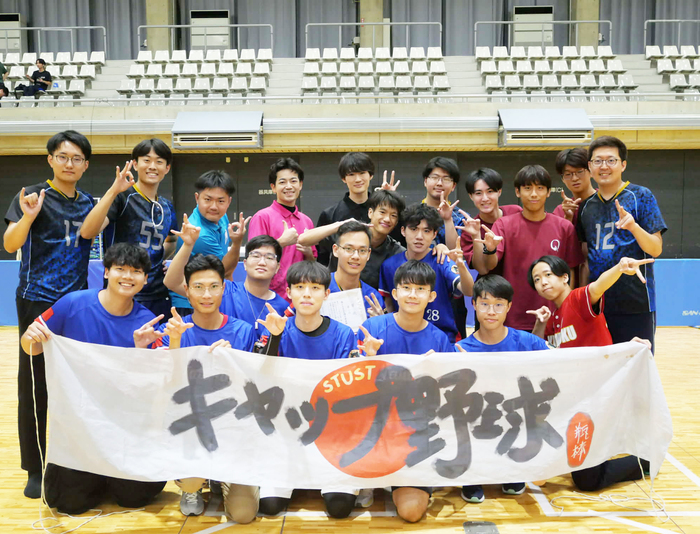 逆境高飛！中正大學瓶蓋棒球社重生奪冠締造隊史首座聯賽金盃！