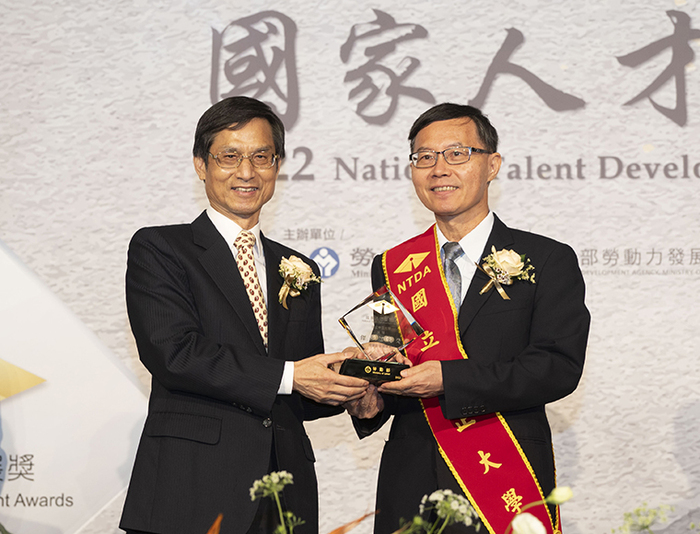 The Taiwan’s First “Efficiency, Research Mindset, and Competency” Cultivation Platform, CCU Earned Recognition by National Talent Development Awards