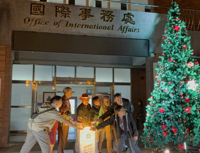 CCU Lights Its First Campus Christmas Tree in Year-End Celebration