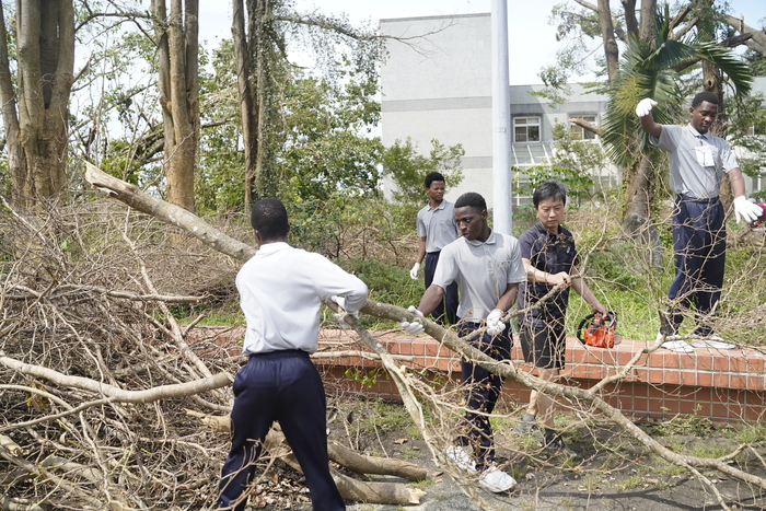 Post-Typhoon Danas Recovery: Nearly 100 Volunteers from Tzu Chi University and CCU Join Hands to Restore the Campus