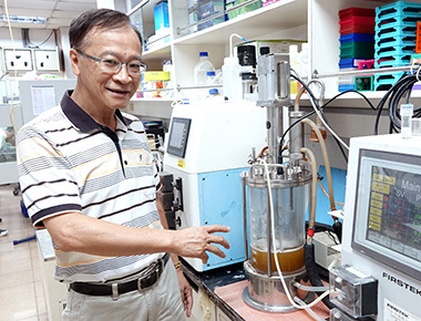 鳳梨皮渣升級木寡糖　中正大學化工系李文乾研發技術提高產率