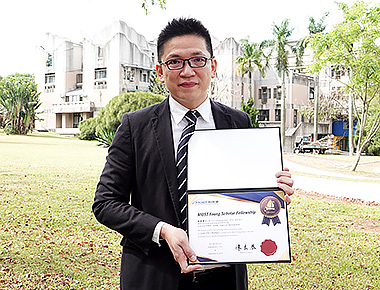 挑戰矽光子物理極限　中正大學機械系張國恩獲哥倫布計畫肯定