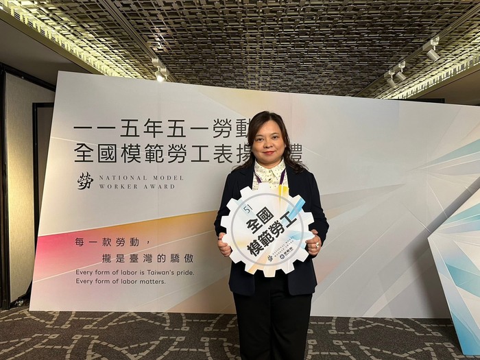 恭賀本校勞工關係學系校友張若平榮獲115年度全國模範勞工