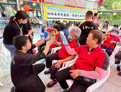 中正USR青銀共創百歲人生　相互疼惜相揪來演布袋戲