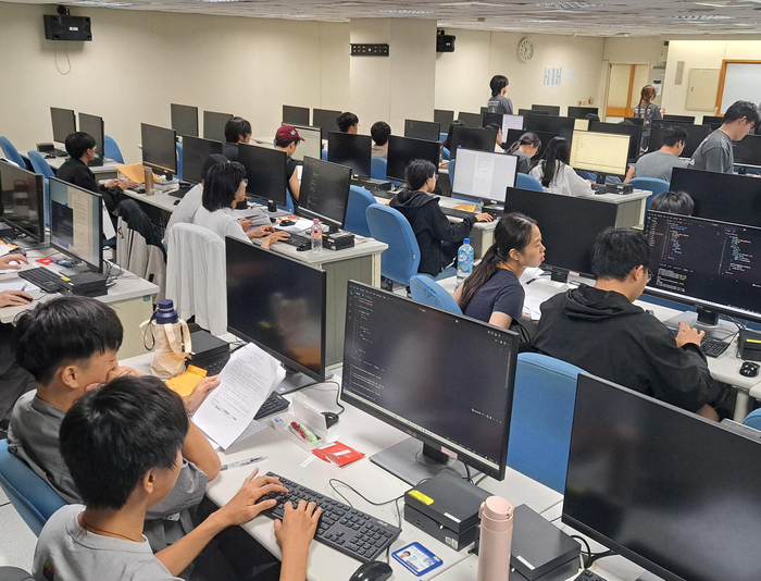 CCU Campus Programming Contest Concludes, with Nearly 60% Non-IT Majors Showcasing Cross-Disciplinary Vitality