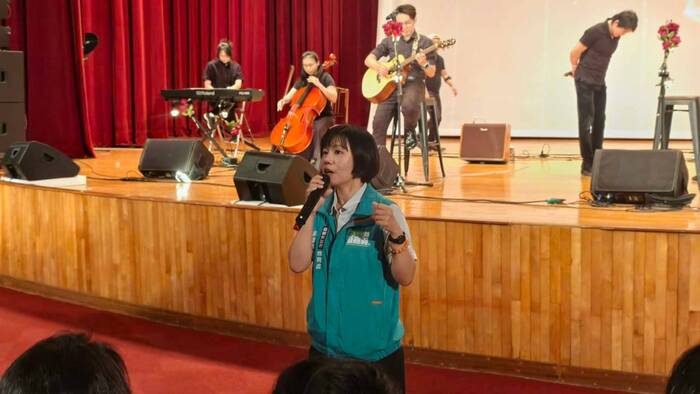 國際扶輪 3470 地區攜手各界守護青少年音愛生命」千人搖滾音樂會中正大學登場