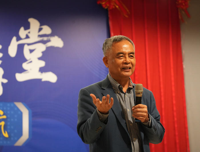 中正大學與企業深化合作　邀義雲企業家通識課傳授成功心法