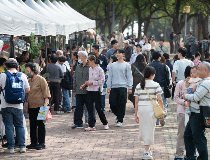 冬日微光在中正：校園感恩音樂市集 21日暖心登場