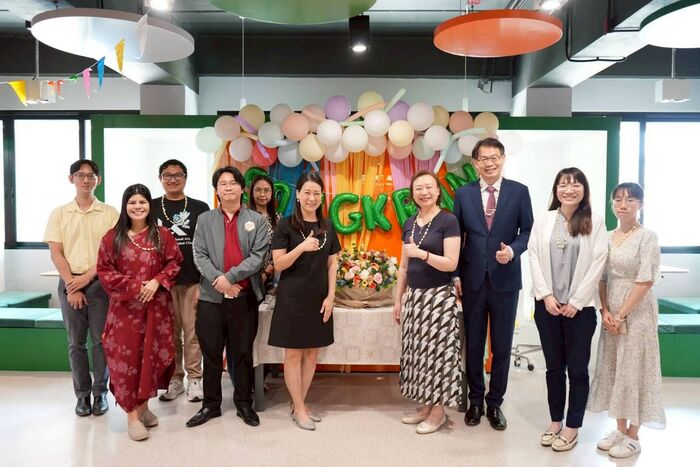 Expanding International Connections through Cross-Disciplinary Collaboration: The Center for Language Studies and the AIM-HI Promote Bilingual Education and Chinese Learning Programs