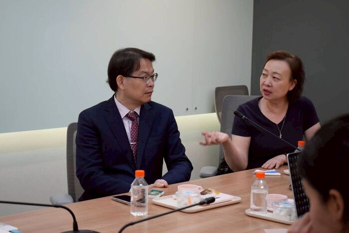 Expanding International Connections through Cross-Disciplinary Collaboration: The Center for Language Studies and the AIM-HI Promote Bilingual Education and Chinese Learning Programs
