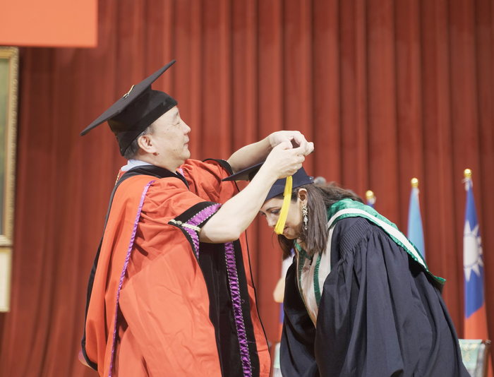 中正大學歡送近三千學子畢業　境外生親友團出席踴躍