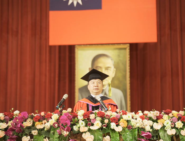 中正大學歡送近三千學子畢業　境外生親友團出席踴躍