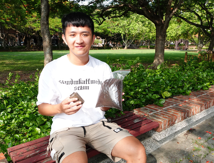 Nurtured With a “Worm” Heart, National Chung Cheng University Students Created Fertilizer With Organic Sub-Materials