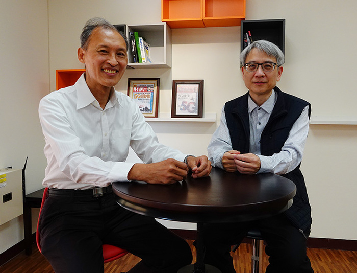 Research on Electromagnetic Waves and Renewable Energy Yields Fruitful Results: Two Professors from National Chung Cheng University Receive Outstanding Research Awards from National Science Council