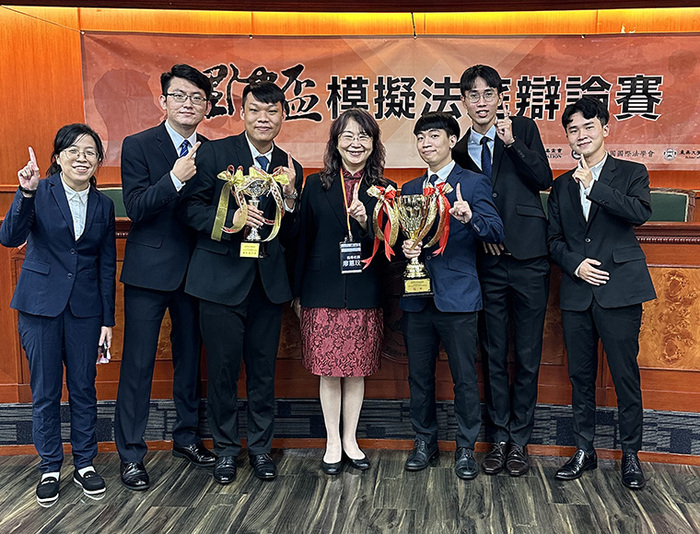 模擬法庭攻防表現亮眼 中正大學法律系團隊全國理律盃奪冠