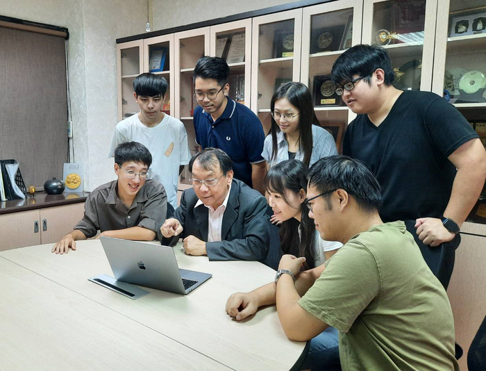 AI時代來臨　中正大數據研究中心以聊天機器人探究AI服務所衍生責任歸屬