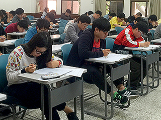 中正大學碩士班及碩專班考試5日登場    4225考生力拼考場