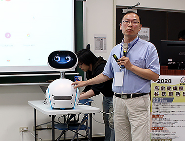 打造高齡醫療新科技 中正與嘉基醫院攜手發展16項合作
