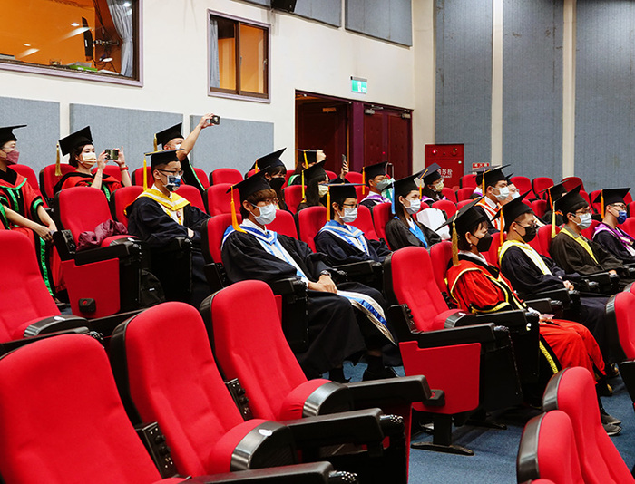 近3千名學生迎人生下一站　中正大學畢業典禮形式改變祝福不減