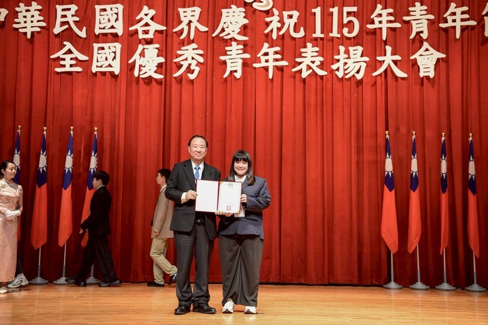 賀本校行銷與數位分析研究所曾渝雯 當選115年全國大專優秀青年代表