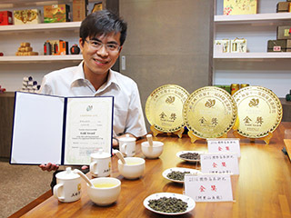 為台灣奪3金　博士茶農許偉庭讓阿里山茶世界飄香