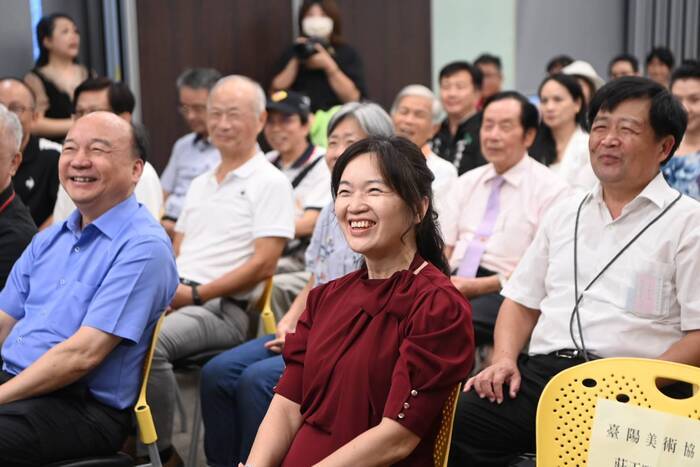 CCU Hosted “Brushstrokes of Time: An Exhibition of Oil Paintings by Artist-in-Residence Ting-Se Liu” and Art Donation Ceremony