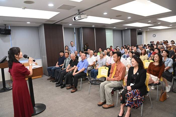 CCU Hosted “Brushstrokes of Time: An Exhibition of Oil Paintings by Artist-in-Residence Ting-Se Liu” and Art Donation Ceremony