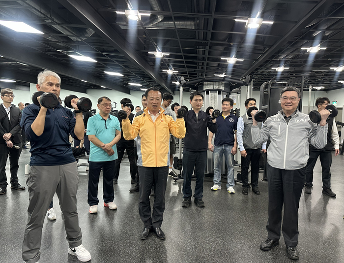 中正大學迎接運動幣　卓榮泰院長視察鼓勵全民運動消費