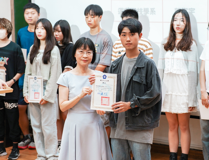 鳳梨新鮮『識』　通識教育中心辦理新鮮人探索課程圖片