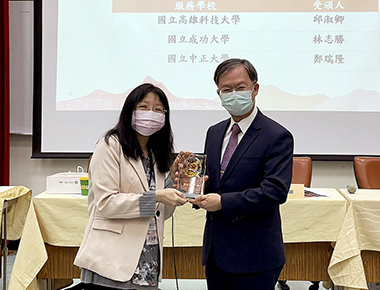 關懷輔導學生不遺餘力　鄭瑞隆獲南區大專校院特殊貢獻人員