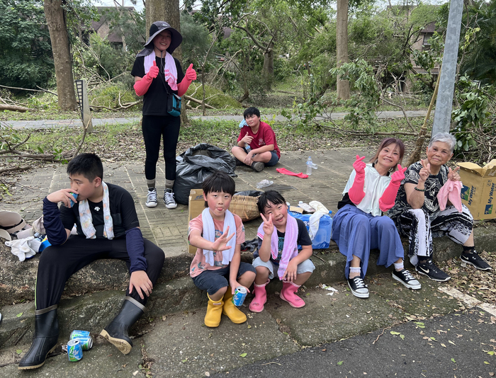 從1.5 歲到85歲　各地志工再赴中正　溫暖故事共築校園希望