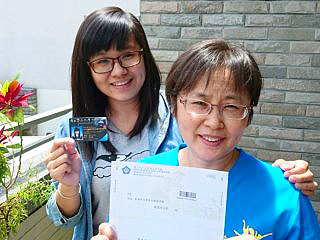 中正大學終身學習新亮點　高齡所母女檔先後考上榜首成同窗